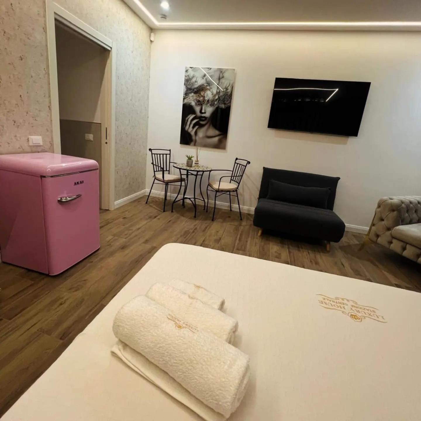 Luxury House Stazione Centrale 巴勒莫 外观 照片